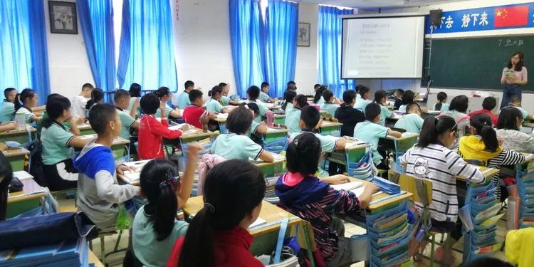 绵阳南山实验和南山双语哪个更好,绵阳南山中学和南山双语