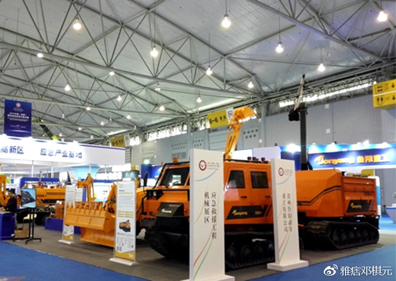 铰接式履带全地形车,中国最新款蟒式履带军用全地形车