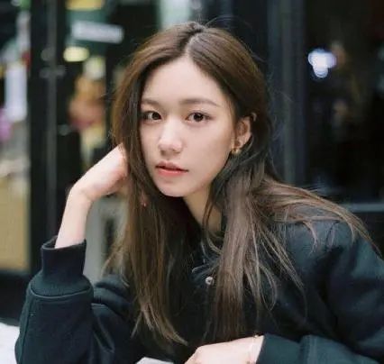 “群聊3姐妹”曾言论惹争议，今王文也逐梦导演圈，另外2位怎样了