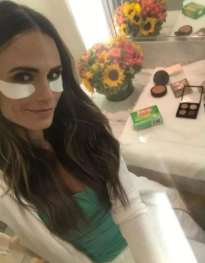 冬天脸肿眼浮肿是什么原因,冬天为啥脸眼皮肿