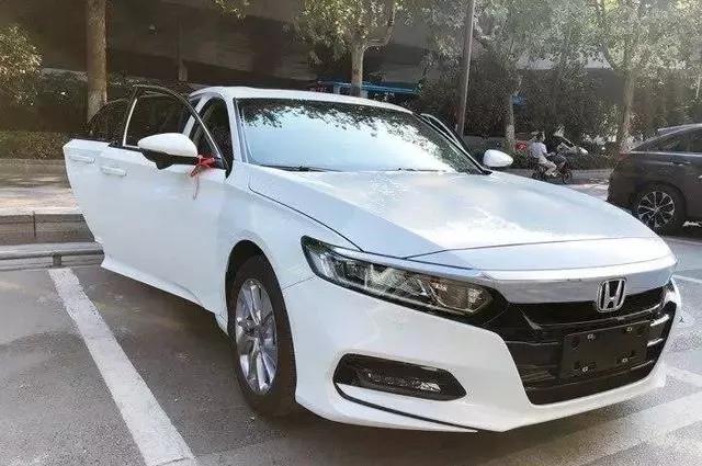 本田雅阁月薪多少能入手,年收入5万合适买本田雅阁吗