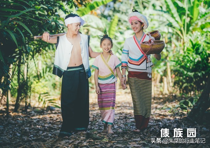 西双版纳泼水节攻略,西双版纳傣族泼水节和广西泼水节