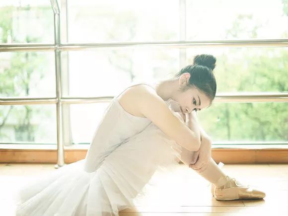 油画怎么画才能让人震撼,如何画好一幅油画人物写生