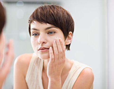 有法令纹最好的方法怎么做,有法令纹还好看的女生