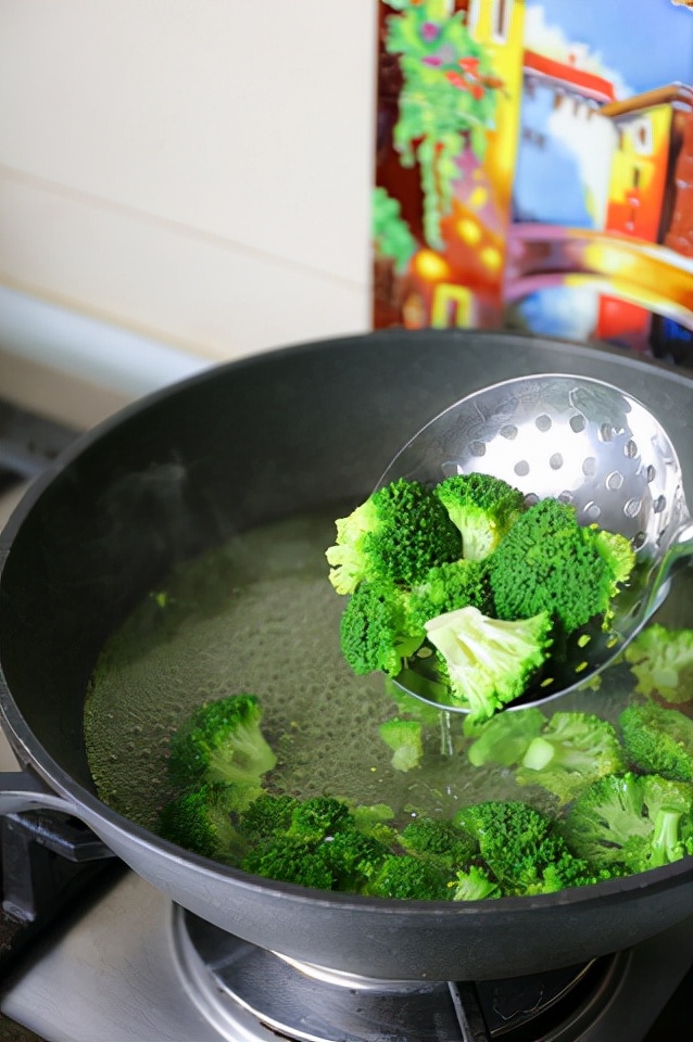 香菇焖海参的家常做法,蚝油香菇烩海参