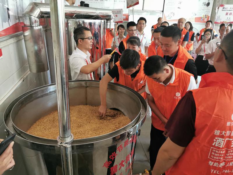 酿酒设备厂家酿酒技术讲解,雅大酿酒设备厂白酒酿造全过程