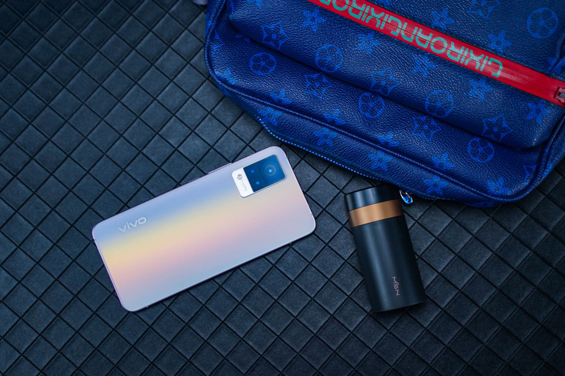 型男必备迷你剃须刀便携超长待机,型男必备小米剃须刀怎么选才超值