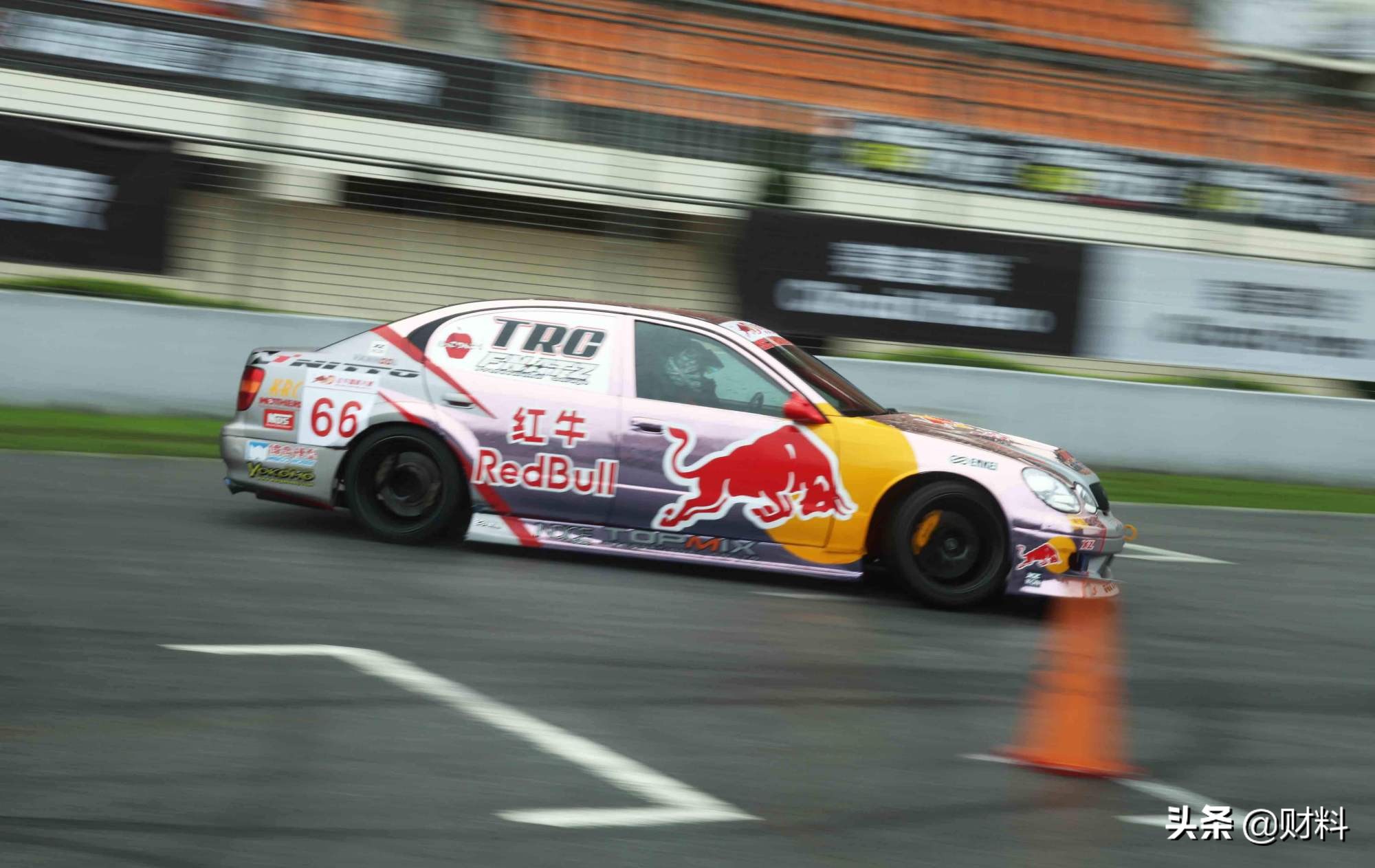 红牛近五年广告,红牛一亿广告