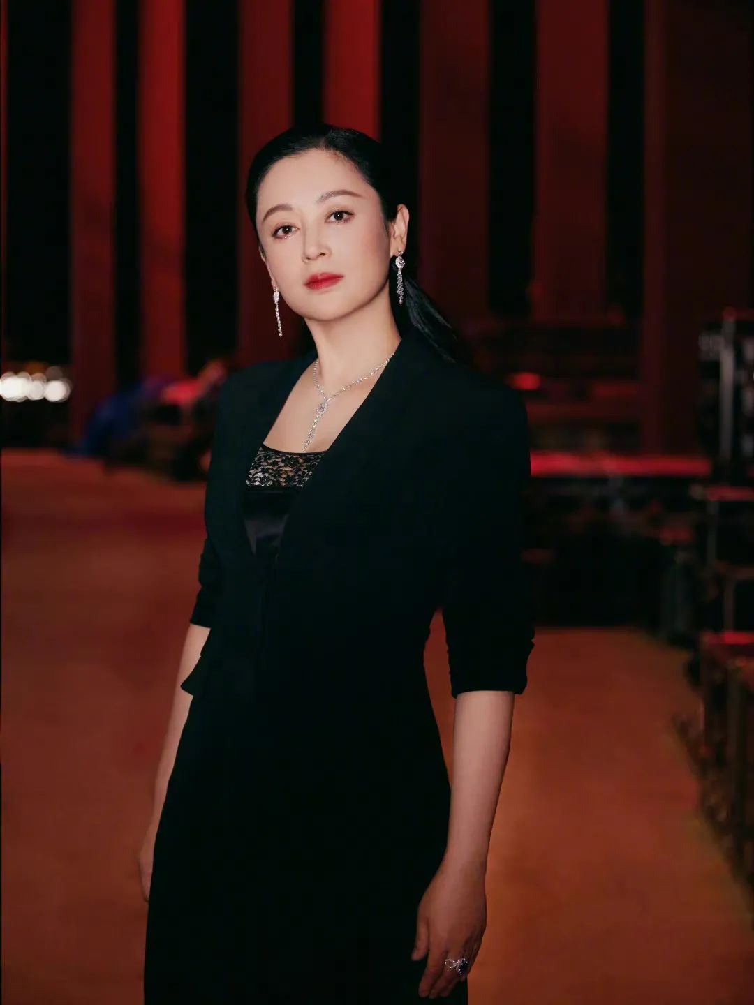 巩皇霸气红毯造型,巩皇红毯气场