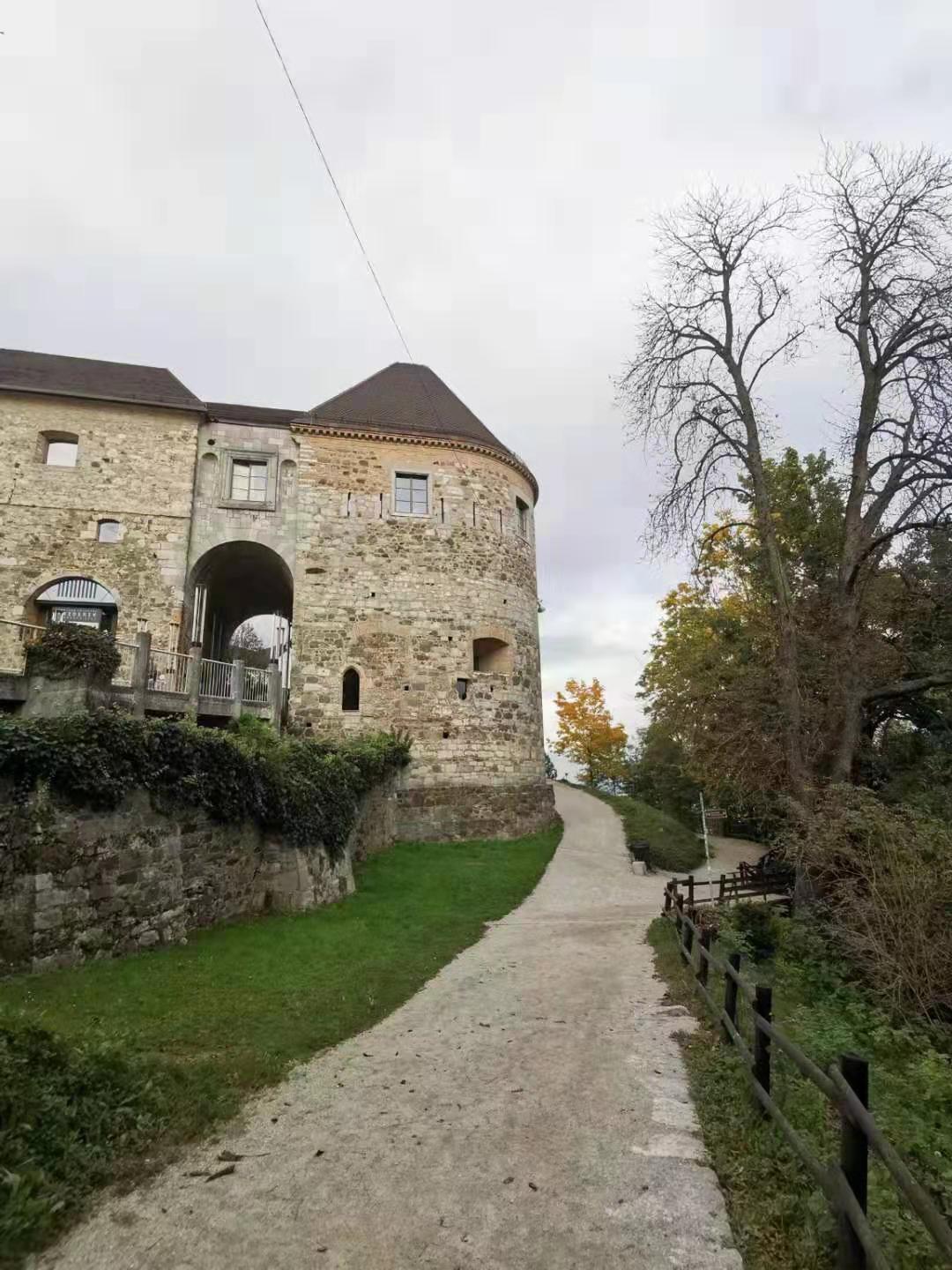 Day58：威尼斯→萨格勒布海一样蓝的有轨电车