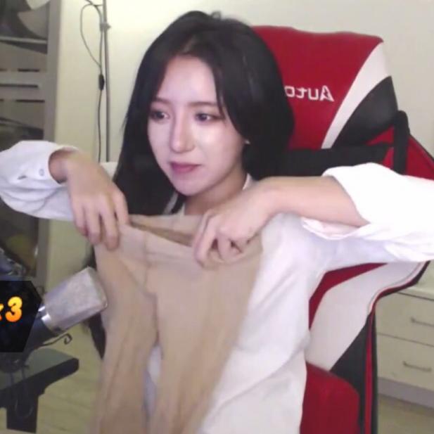 女主播跳槽被平台索赔500万,女主播违约跳槽被索赔