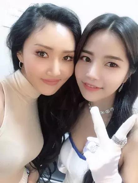 从不被人看好的小公司爱豆到公认的神仙组合，她们怎么维系团魂的