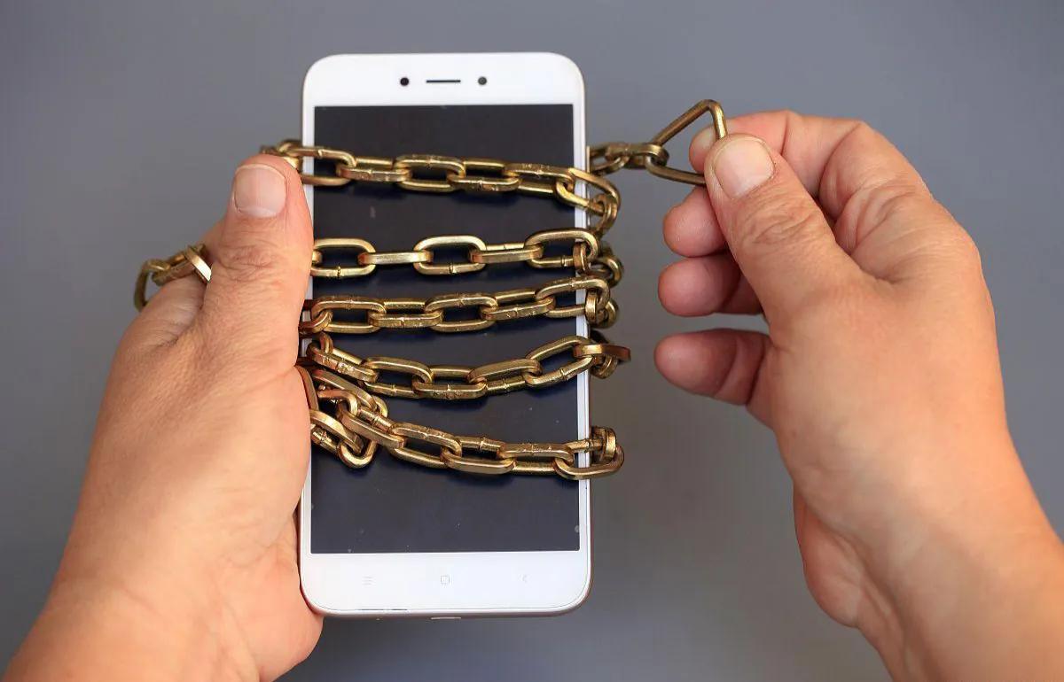 手机被监听应该关闭手机哪几项,手机出现七种情况有可能被监听了