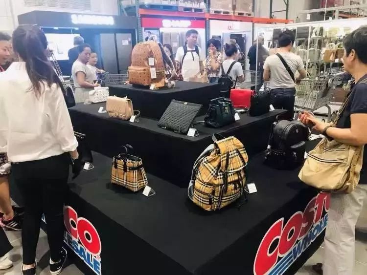 costco开业一周遭疯狂退卡,costco开业半天被买停罐车