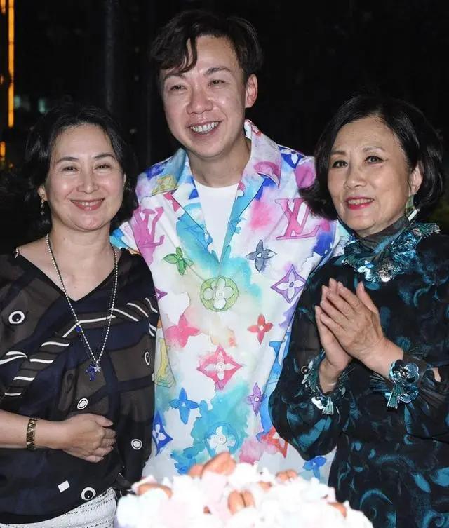 香港赌王何鸿燊4位太太,香港赌王何鸿燊四房太太