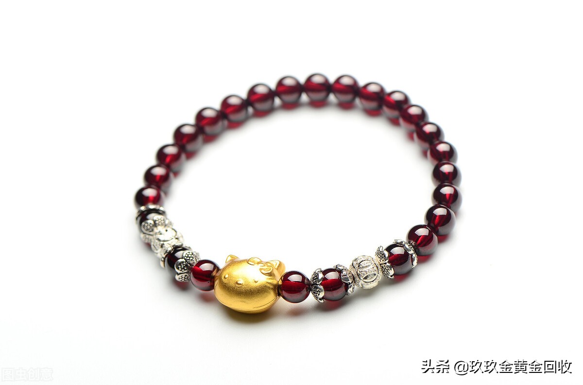 老凤祥黄金9999足金卖多少钱一克,老凤祥黄金和普通金店价格差多少