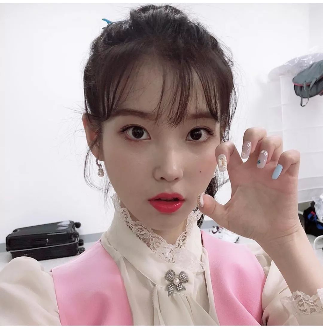 错过了蔡依林的美甲，但iu还来得及