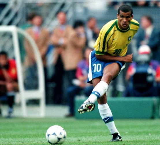 足坛最有天赋的十大球星,足坛70后4大中锋