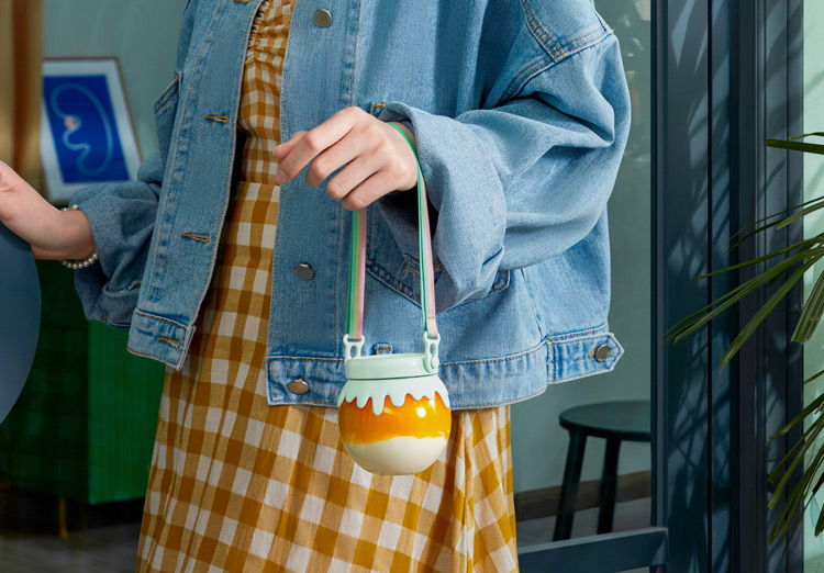 放到包包里的榨汁机,随身携带榨汁机随时喝到新鲜果汁