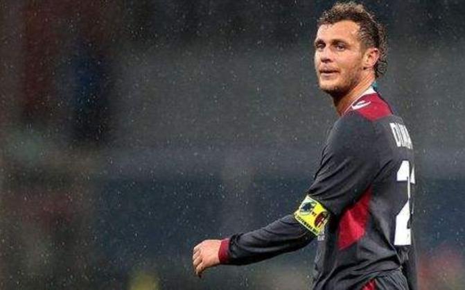 小猪佩奇足球明星,小猪佩奇满背纹身图