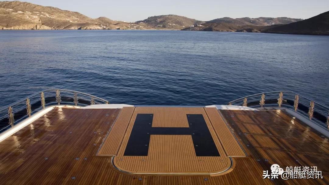 带地效飞行器的豪华游艇,带直升机甲板的豪华游艇
