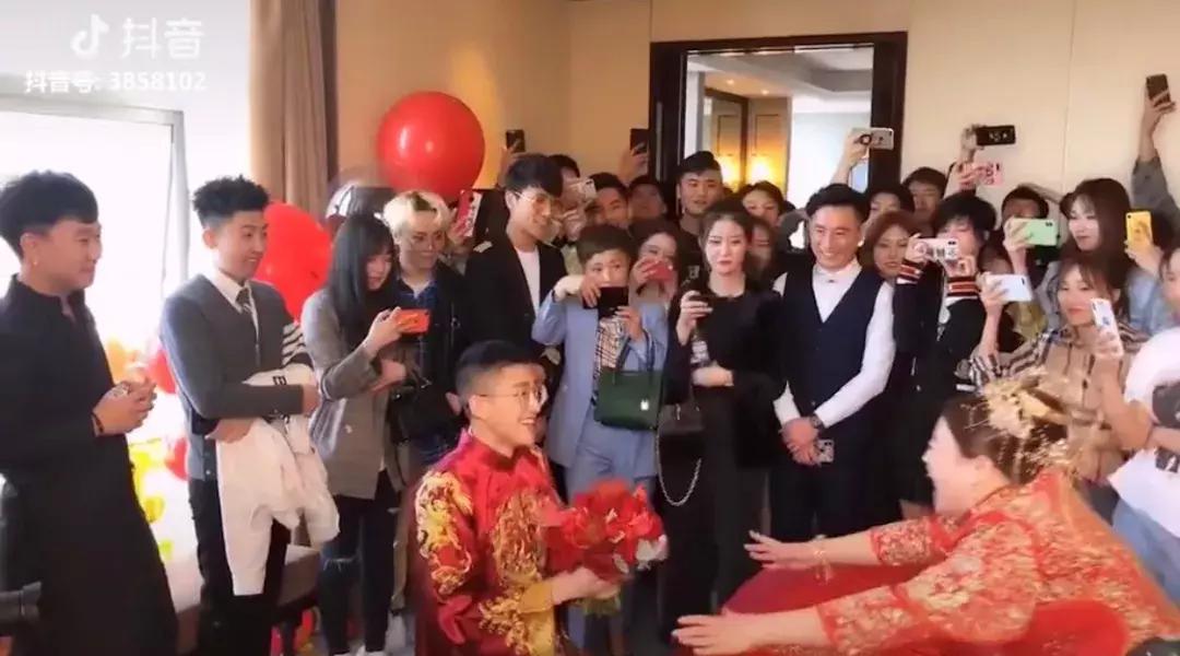 150斤168身高的女生谈恋爱,185斤的女生谈恋爱合适吗