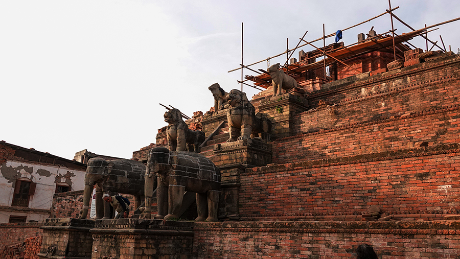 尼泊尔十堰,尼泊尔为什么这么穷