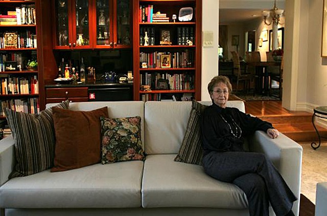 卡斯特罗妹妹,卡斯特罗和他的妹妹