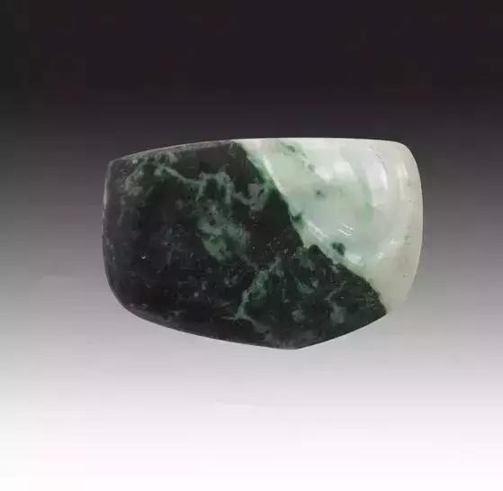 捡到这样的石头千万别扔桌子,遇到这样的石头赶紧捡