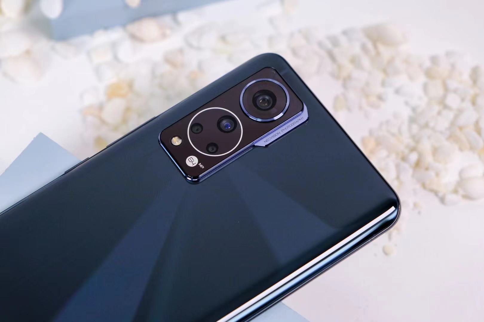 中兴axon305g评测,中兴axon305g屏下版值得买吗