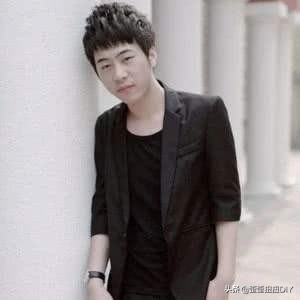 曾让我感动过的歌词（4）爱上你是我的错可是离开又舍不得