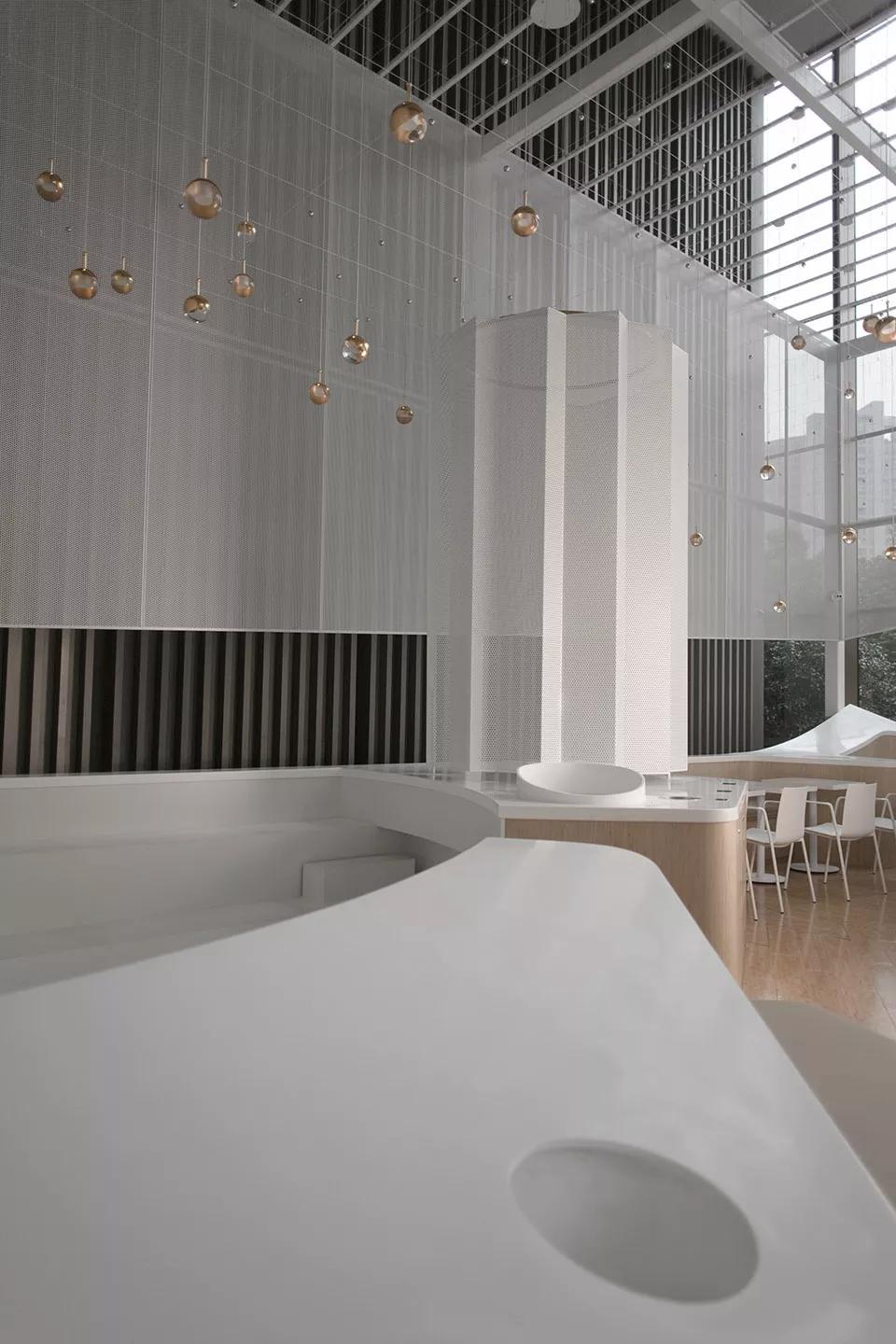 开在上海商场里的咖啡馆，用店面造型让月销量猛冲