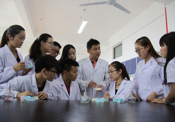 中专卫校毕业可以读什么大专,初中毕业公办卫校