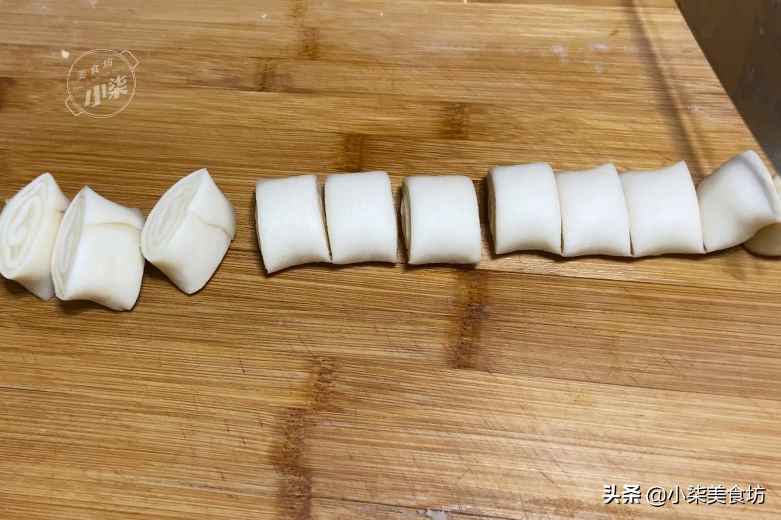 用绿豆做小饼家常配菜的做法,外皮酥软香甜绿豆小饼