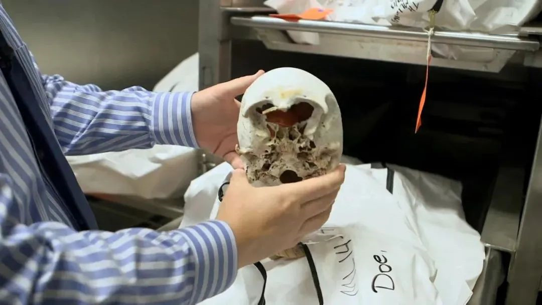 *交性**易，枪支贩卖，巨额赌博，这片揭开全球最危险交易场所内幕