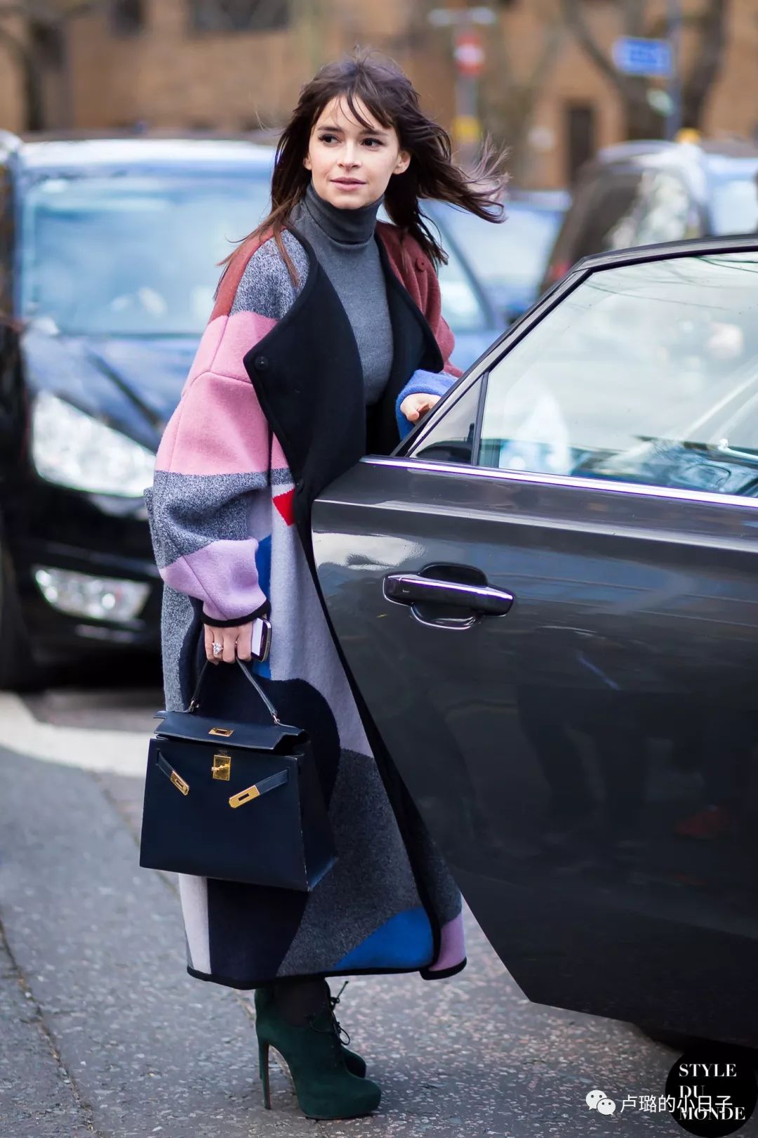 又轻又实用的名牌包,中国名牌包排行榜前十名及价位