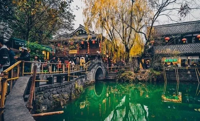 这几条美食街才是人气最旺的地方,最值得去的10条美食街