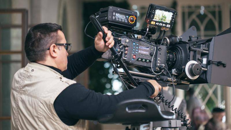 怎么知道网上的视频是不是专业摆拍？