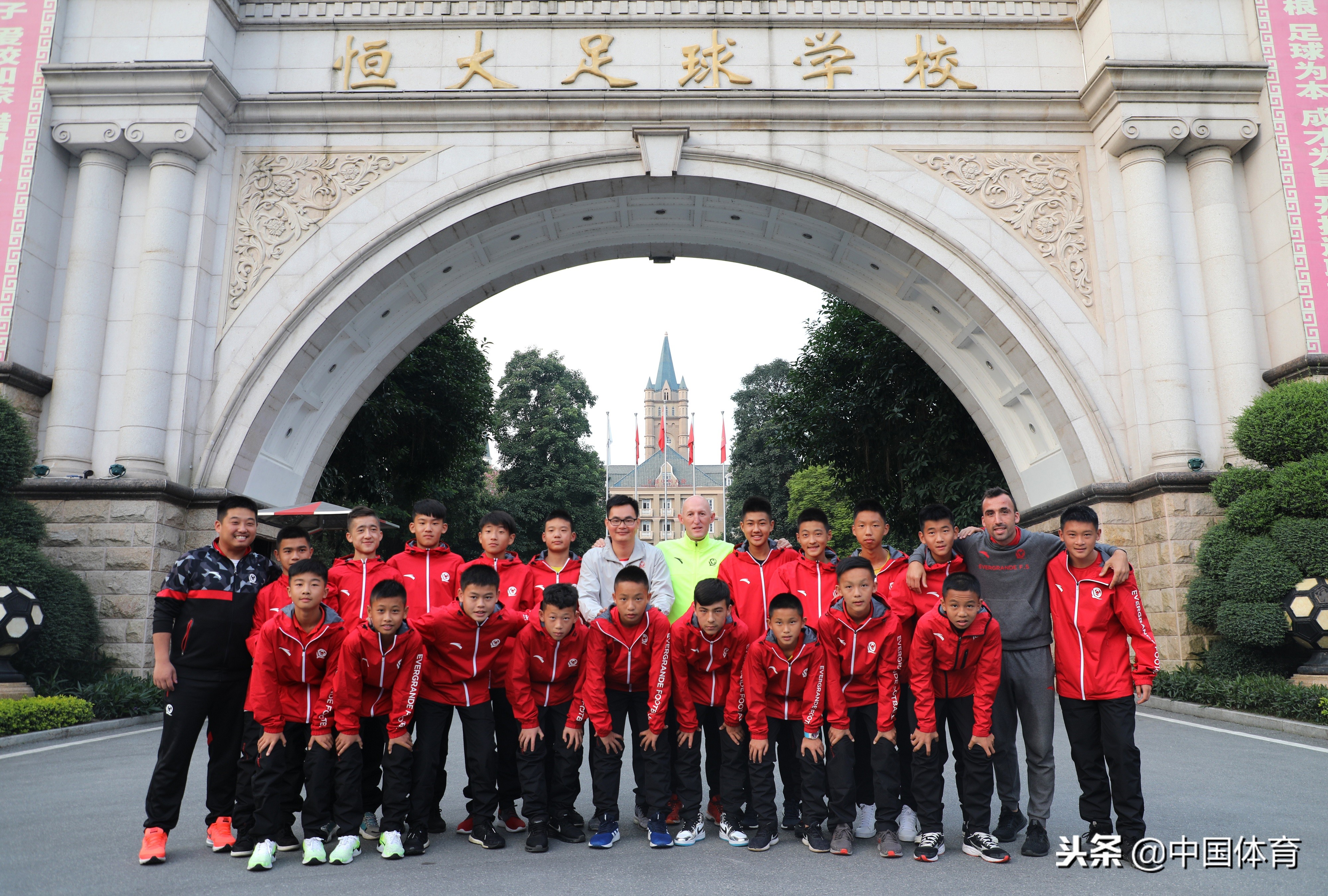 恒大足校11人参加欧洲俱乐部情况,恒大足校u15西班牙