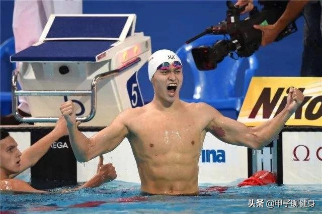 一直做平板支撑可以练出马甲线,就做平板支撑能练出马甲线吗