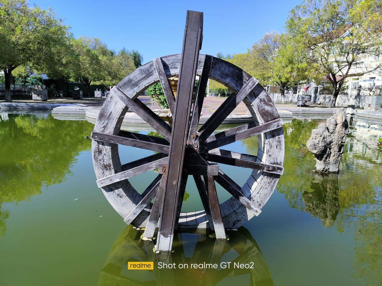 主打性价比的游戏本,主打性能性价比高的手机