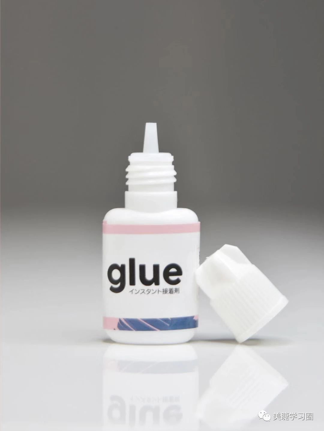 「理论」顾客皮肤、头发沾上胶水怎么办？