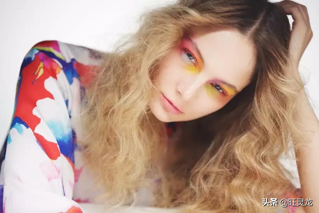 适马100-400镜头佳能80d,佳能80d能配70-200镜头吗