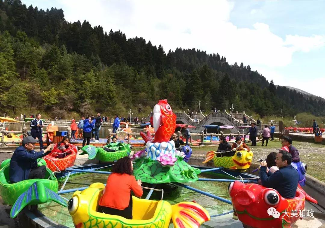 绿色和政春深夏浅风光好山美花浓待君来