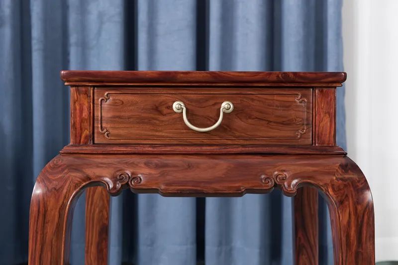 卷书沙发客厅效果,卷书款沙发适合中式风格吗