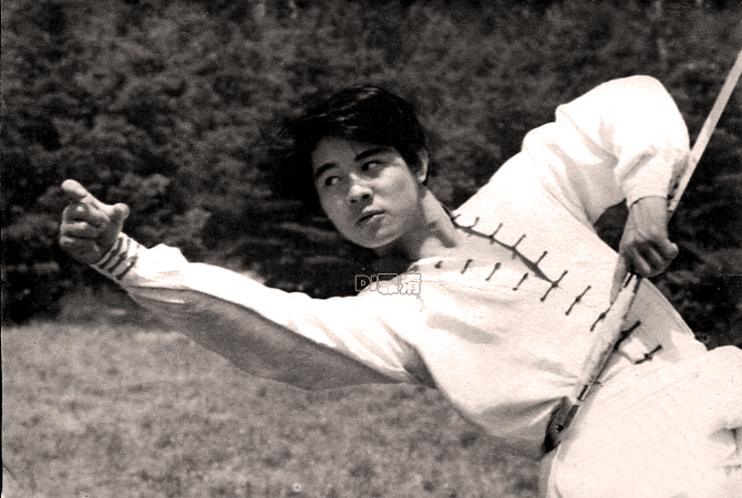 罕见老照片80年代男星,老电影老演员最美老照片