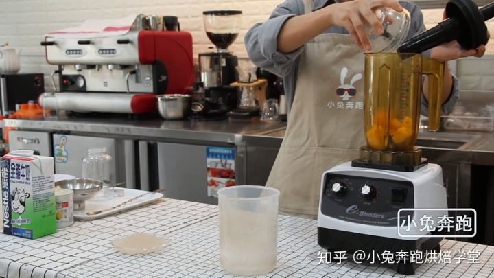 泰茶冰椰奶怎么做,素匠泰茶芒果椰奶西米露