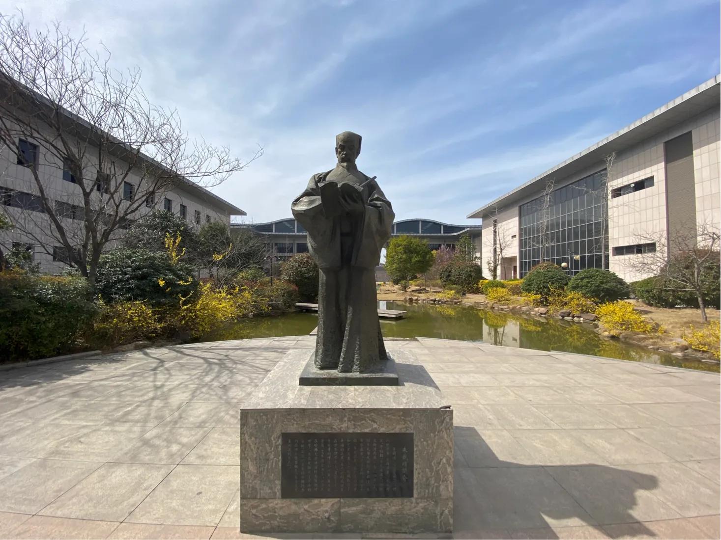 娌侀槼鏈辫浇鍫夌邯蹇甸鐓х墖,娌侀槼鐨勫巻鍙插悕浜烘湵杞藉爥