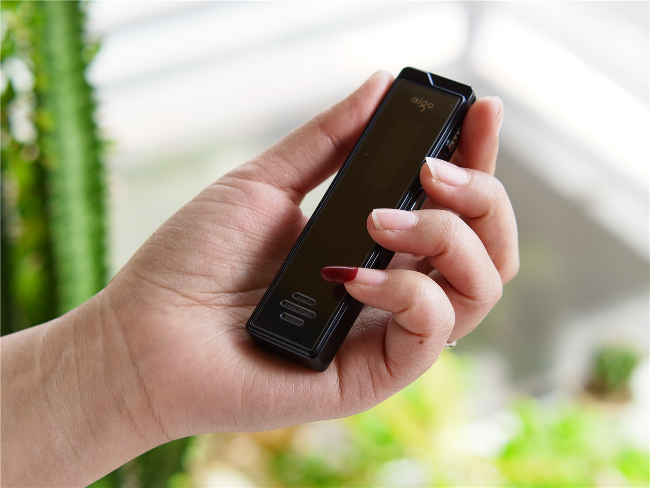 爱国者6811数码录音笔如何听mp3,爱国者r6811录音笔简评不足200元