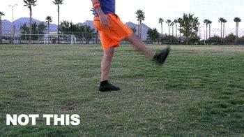 侧凌空射门的正确方法,凌空射门教学